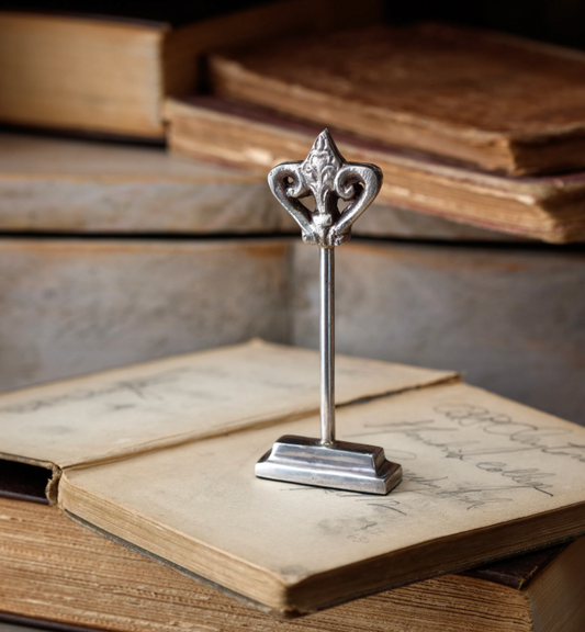 Fleur De Lis Place Card Holder (Pewter)